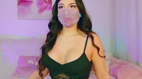 Snapshot of the__sabenna chatting on 11/23/25, 03:12 Madina online show from 11/23/25, 03:12