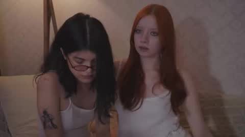 EllaLyn online show from 10/10/25, 07:24