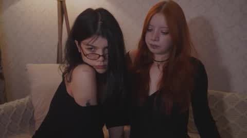 EllaLyn online show from 10/12/25, 08:08