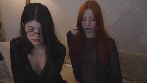 EllaLyn online show from 10/29/25, 08:21