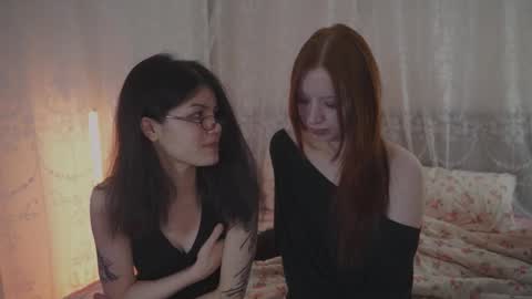 EllaLyn online show from 12/19/25, 12:28