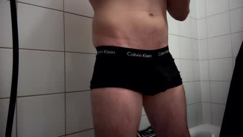 Snapshot of the_delicious_19 chatting on 01/31/25, 07:51 the_delicious_19 online show from 01/31/25, 07:51