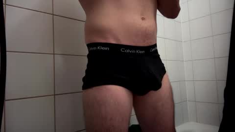 Snapshot of the_delicious_19 chatting on 10/23/25, 04:06 the_delicious_19 online show from 10/23/25, 04:06