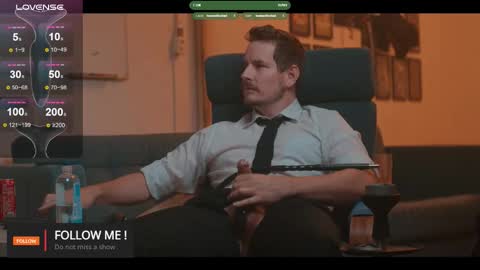 Snapshot of the_dilf chatting on 11/22/25, 04:39 The DILF - online show from 11/22/25, 04:39