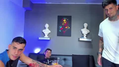 Snapshot of the_golden_boys chatting on 12/13/25, 08:04 SCOTT THEO KAMERON GENDERSON online show from 12/13/25, 08:04