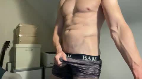 Snapshot of the_gym_boy chatting on 09/18/25, 01:02 the_gym_boy online show from 09/18/25, 01:02
