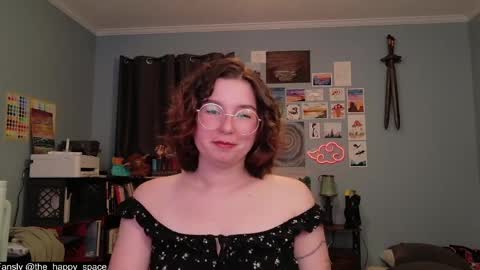 Snapshot of the_happy_space chatting on 05/04/26, 12:39 MATERNITY LEAVE online show from 05/04/26, 12:39