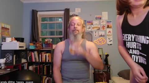 Snapshot of the_happy_space chatting on 06/06/26, 12:27 MATERNITY LEAVE online show from 06/06/26, 12:27