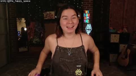 Snapshot of the_happy_space chatting on 07/30/26, 12:31 MATERNITY LEAVE online show from 07/30/26, 12:31