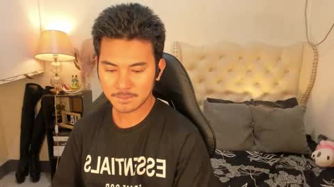 Snapshot of the_killian_jones chatting on 11/04/25, 12:26 ken online show from 11/04/25, 12:26