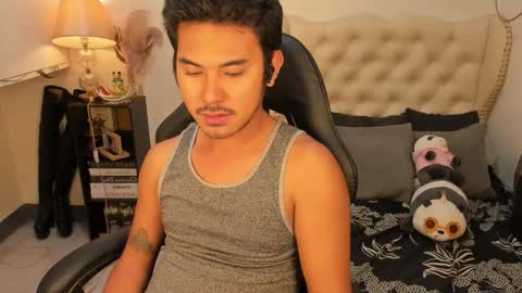 Snapshot of the_killian_jones chatting on 11/23/25, 10:26 ken online show from 11/23/25, 10:26