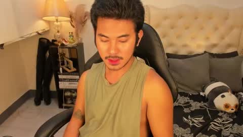 Snapshot of the_killian_jones chatting on 11/28/25, 10:18 ken online show from 11/28/25, 10:18