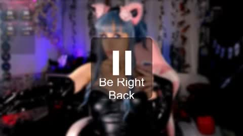 Snapshot of the_kitty_roxy chatting on 10/19/25, 07:31 ... ... online show from 10/19/25, 07:31