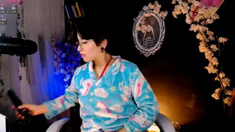 ...  ... online show from 05/01/26, 03:22