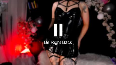 Snapshot of the_kitty_roxy chatting on 05/17/26, 07:17 ... ... online show from 05/17/26, 07:17
