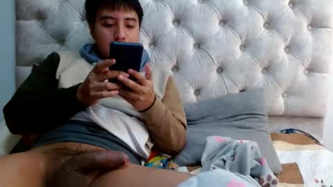 Snapshot of the_magnificent7 chatting on 10/27/25, 04:55 the_magnificent7 online show from 10/27/25, 04:55