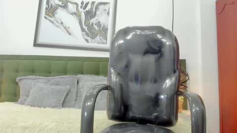Snapshot of the_mark_king chatting on 04/29/26, 05:30 T H E M A R K K I N G online show from 04/29/26, 05:30