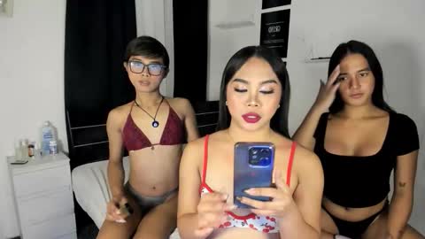 Snapshot of the_only1candy chatting on 05/02/26, 01:05 CandyGretchFrancineLuna online show from 05/02/26, 01:05