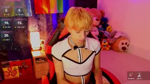 Matt independent model  online show from 12/10/24, 06:38