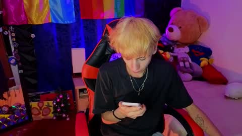 Matt independent model  online show from 12/11/24, 10:27