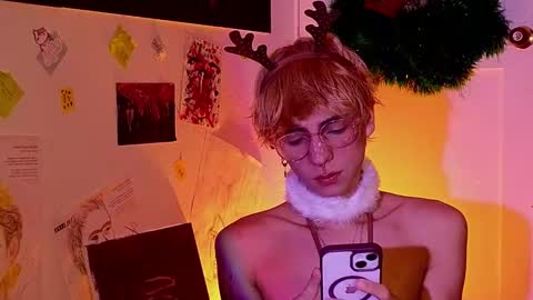 Matt independent model  online show from 12/21/24, 07:38