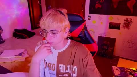 Matt independent model  online show from 12/27/24, 10:05