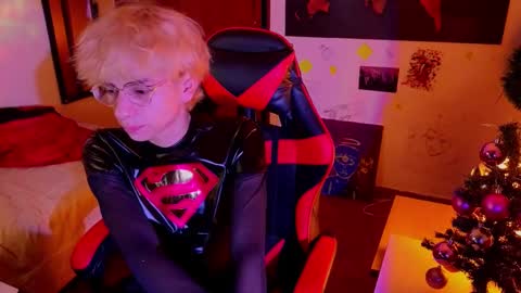 Matt independent model  online show from 12/28/24, 10:23