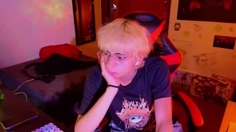 Matt independent model  online show from 01/08/25, 07:24