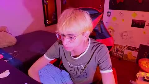 Matt independent model  online show from 01/14/25, 04:40