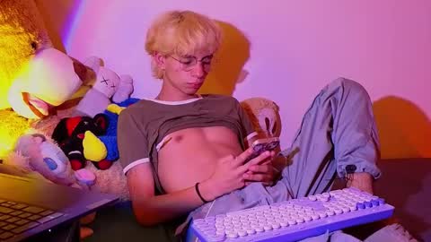 Matt independent model  online show from 01/14/25, 10:44