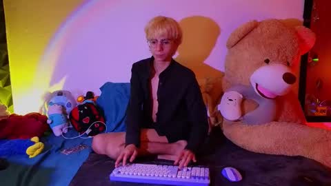 Matt independent model  online show from 01/15/25, 10:13