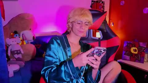 Matt independent model  online show from 01/21/25, 11:55