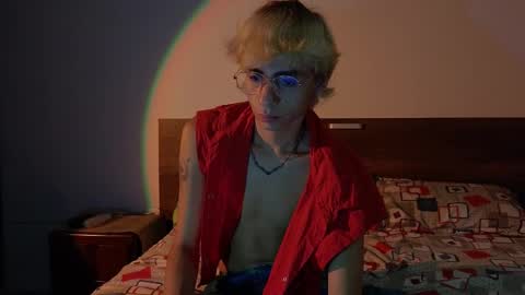 Matt independent model  online show from 01/30/25, 10:41