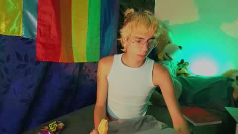 Matt independent model  online show from 02/13/25, 11:26