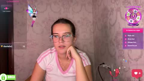 Snapshot of the_princese chatting on 10/27/25, 03:27 Alice online show from 10/27/25, 03:27