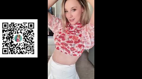 Snapshot of the_pussy_boulevard chatting on 10/16/25, 01:06 Anna online show from 10/16/25, 01:06