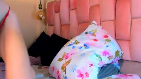 Snapshot of the_queen_aleja chatting on 09/28/25, 04:12 IGAleja queen1 online show from 09/28/25, 04:12