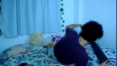 Snapshot of the_r00m chatting on 11/05/25, 11:05 Jaime Angela online show from 11/05/25, 11:05