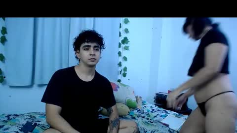 Snapshot of the_r00m chatting on 11/06/25, 11:04 Jaime Angela online show from 11/06/25, 11:04