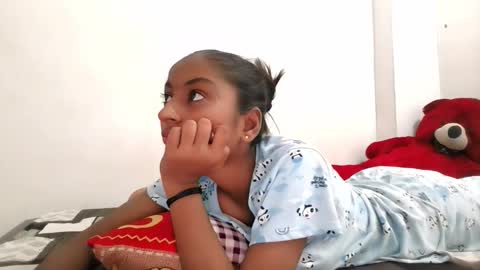 Snapshot of the_right_girl chatting on 09/24/25, 04:49 Suzan Sexy online show from 09/24/25, 04:49