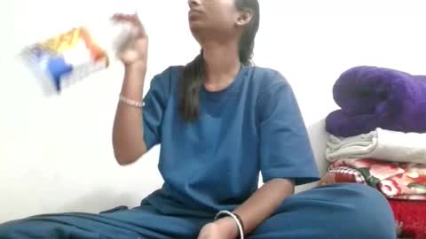 Snapshot of the_right_girl chatting on 10/03/25, 05:04 Suzan Sexy online show from 10/03/25, 05:04