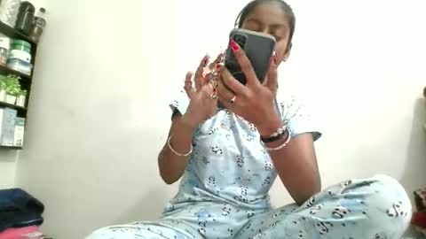 Snapshot of the_right_girl chatting on 10/19/25, 04:13 Suzan Sexy online show from 10/19/25, 04:13