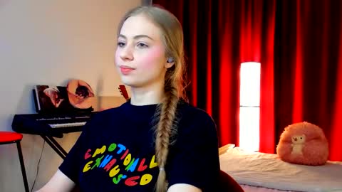 Snapshot of the_steel_magnolia_ chatting on 03/18/26, 12:25 Ally STREAMING ON TWITCH NOW Check my Twitter for updates online show from 03/18/26, 12:25