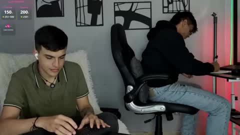 Damian and Nico online show from 03/19/26, 11:03