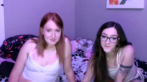 Snapshot of the_summers_ chatting on 10/18/25, 03:31 Summer online show from 10/18/25, 03:31