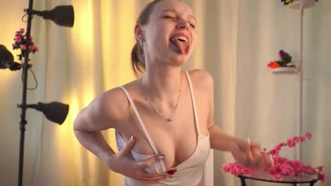 Emma online show from 10/15/25, 04:12