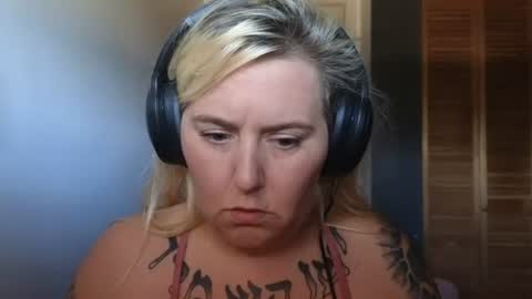 theauroramae -  online show from 06/14/26, 08:11