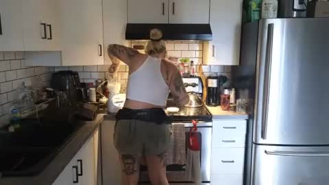 theauroramae -  online show from 06/15/26, 06:21