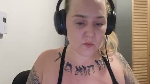 theauroramae -  online show from 06/18/26, 04:24