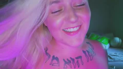 theauroramae -  online show from 07/05/26, 03:13